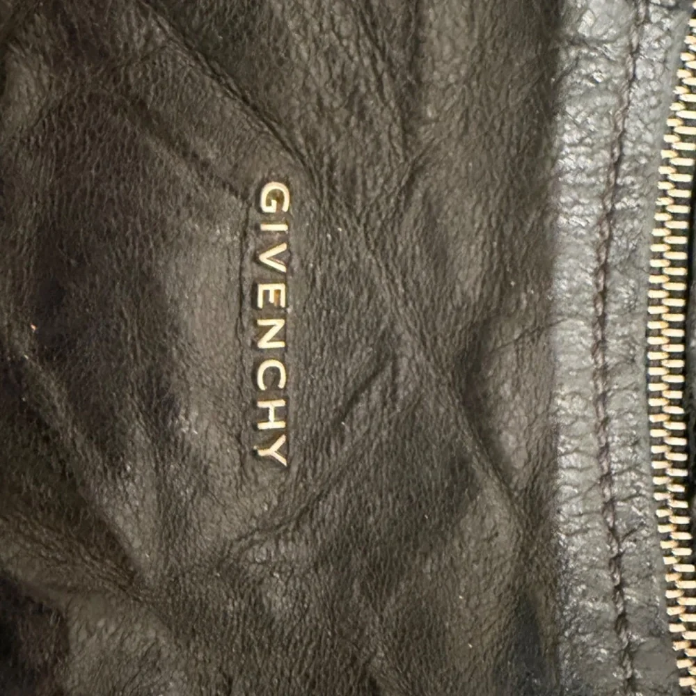Givenchy Mini Pandora Bag Black Sheepskin Crossbody Iconic Zip Bag - Picture 4 of 8